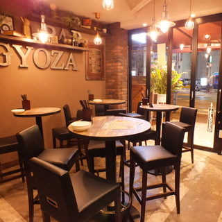 「365 GYOZA BAR」店内写真